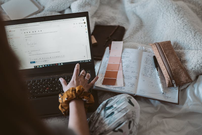 Network Marketers Guide to Captivate Connect and Convert with Emails